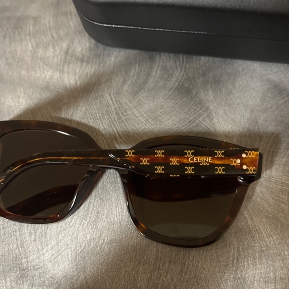 CELINE Square S167 Triomphe Logo Sunglasses in Dark Havana CL40167I - Picture 6 of 7